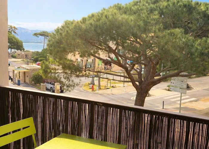 Cozy In 2 Min Walk Parking *