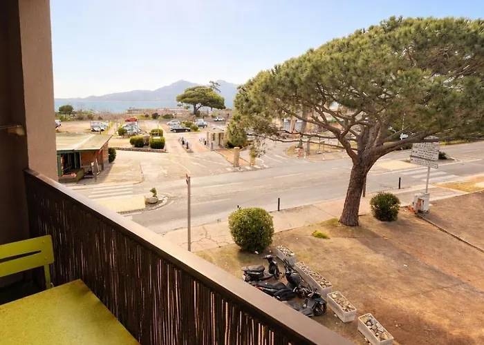 Apartment Cozy In 2 Min Walk Parking